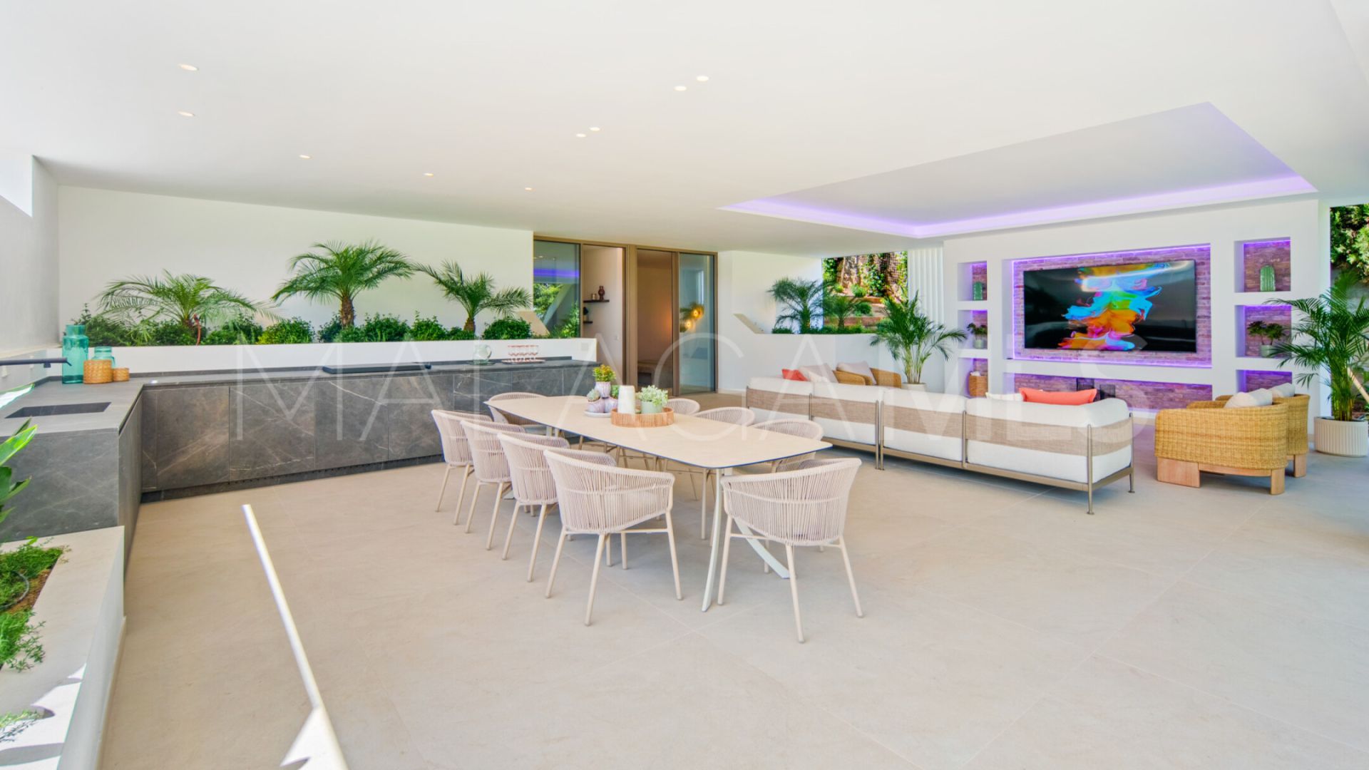 Villa for sale in Nueva Andalucia