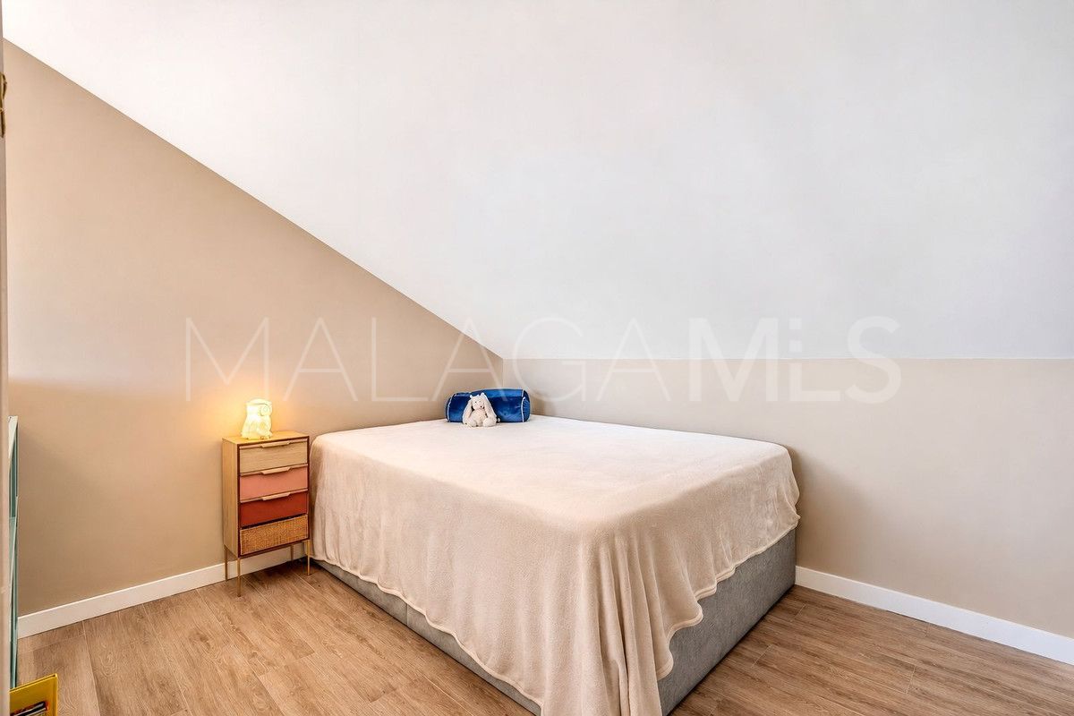 Villa for sale in Nueva Andalucia