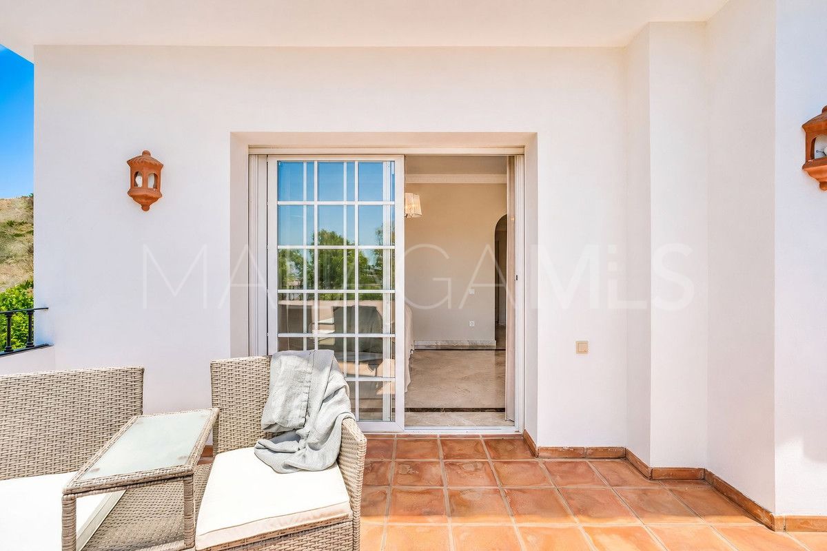 Villa for sale in Nueva Andalucia