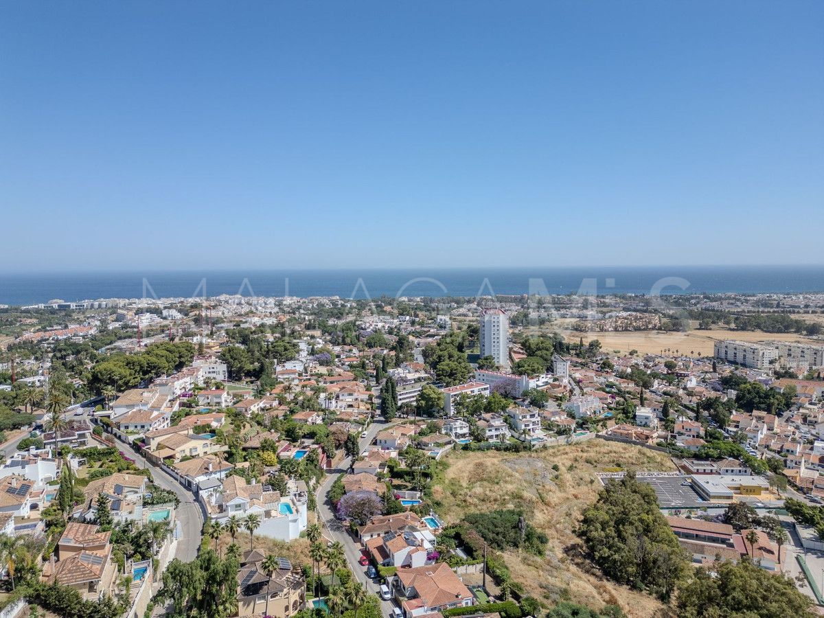 Villa for sale in Nueva Andalucia