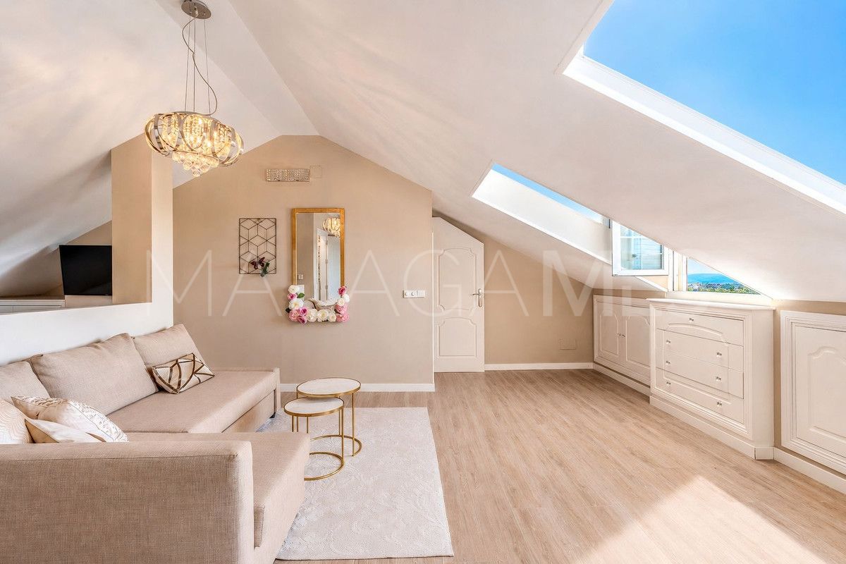 Villa for sale in Nueva Andalucia
