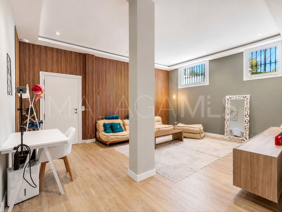 Villa for sale in Nueva Andalucia