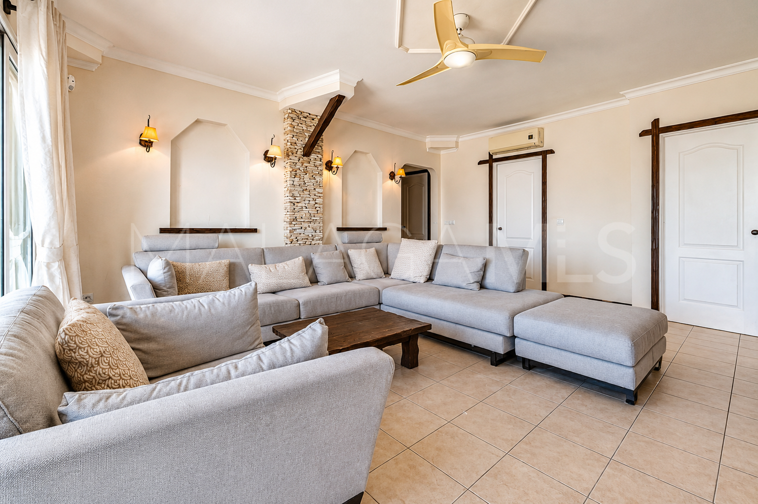 Villa for sale in El Chaparral