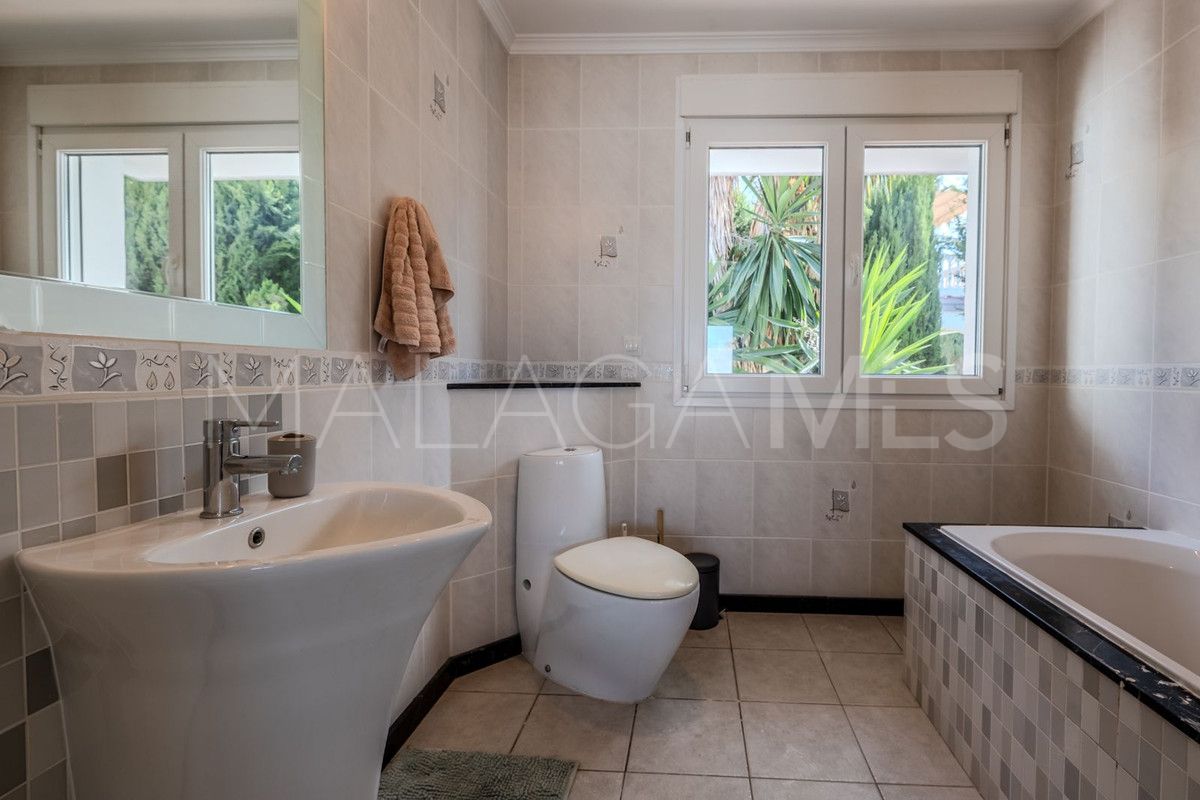 Villa for sale in El Chaparral