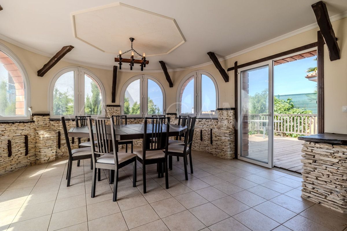 Villa for sale in El Chaparral