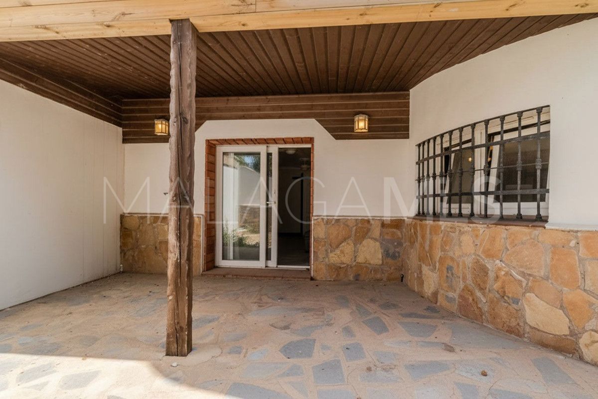 Villa for sale in El Chaparral