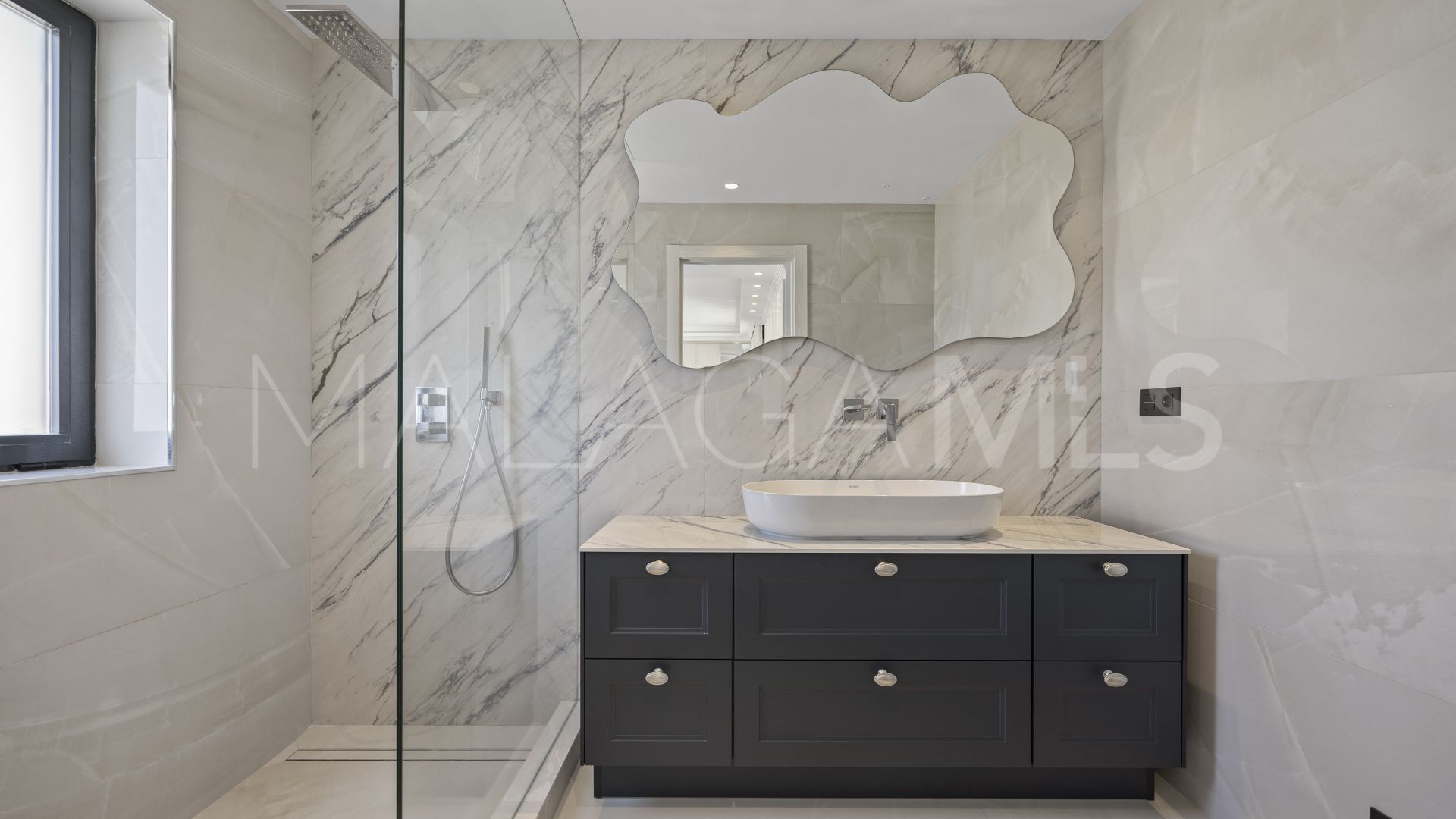 Villa for sale in Guadalmina Alta