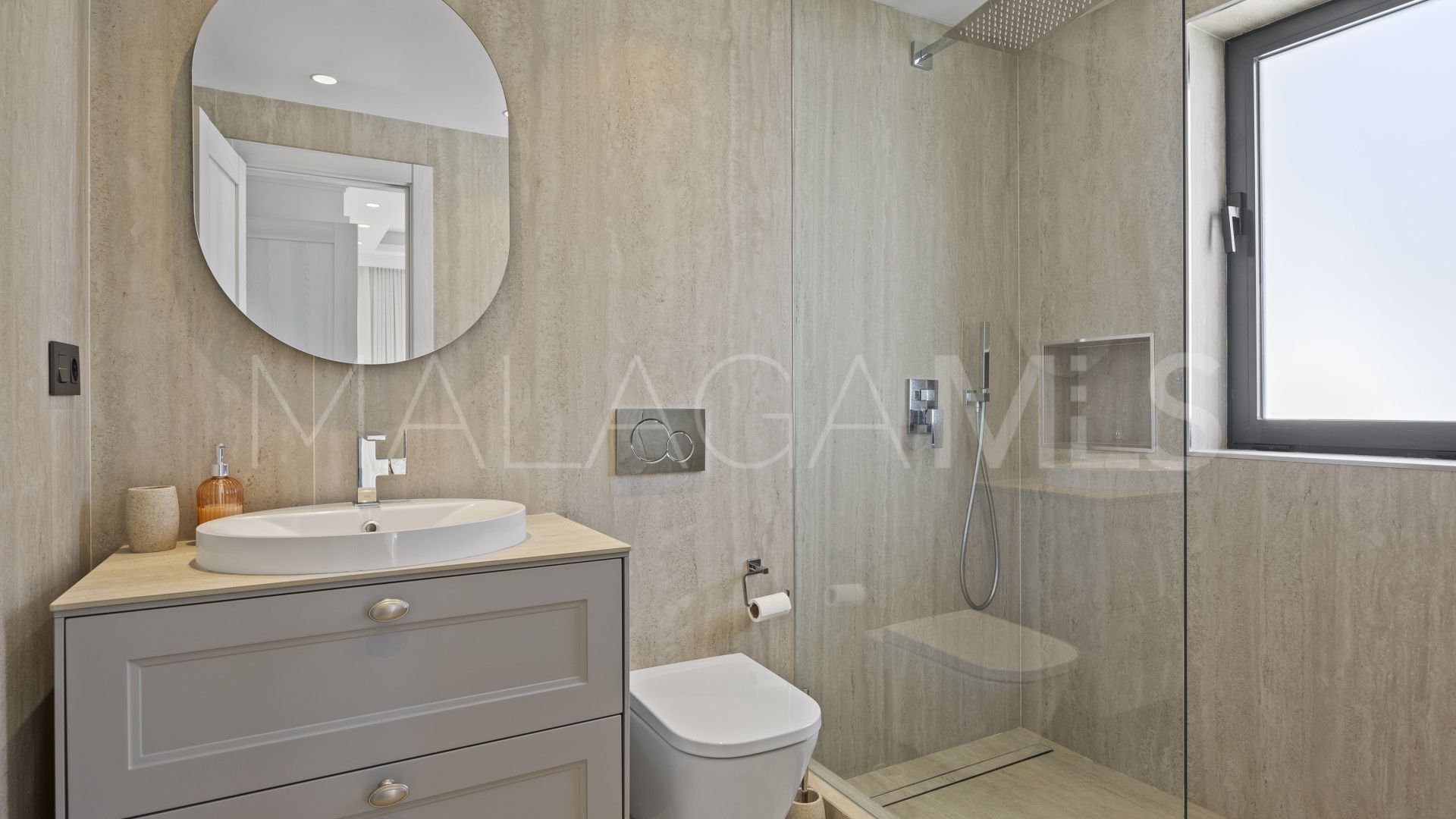 Villa for sale in Guadalmina Alta