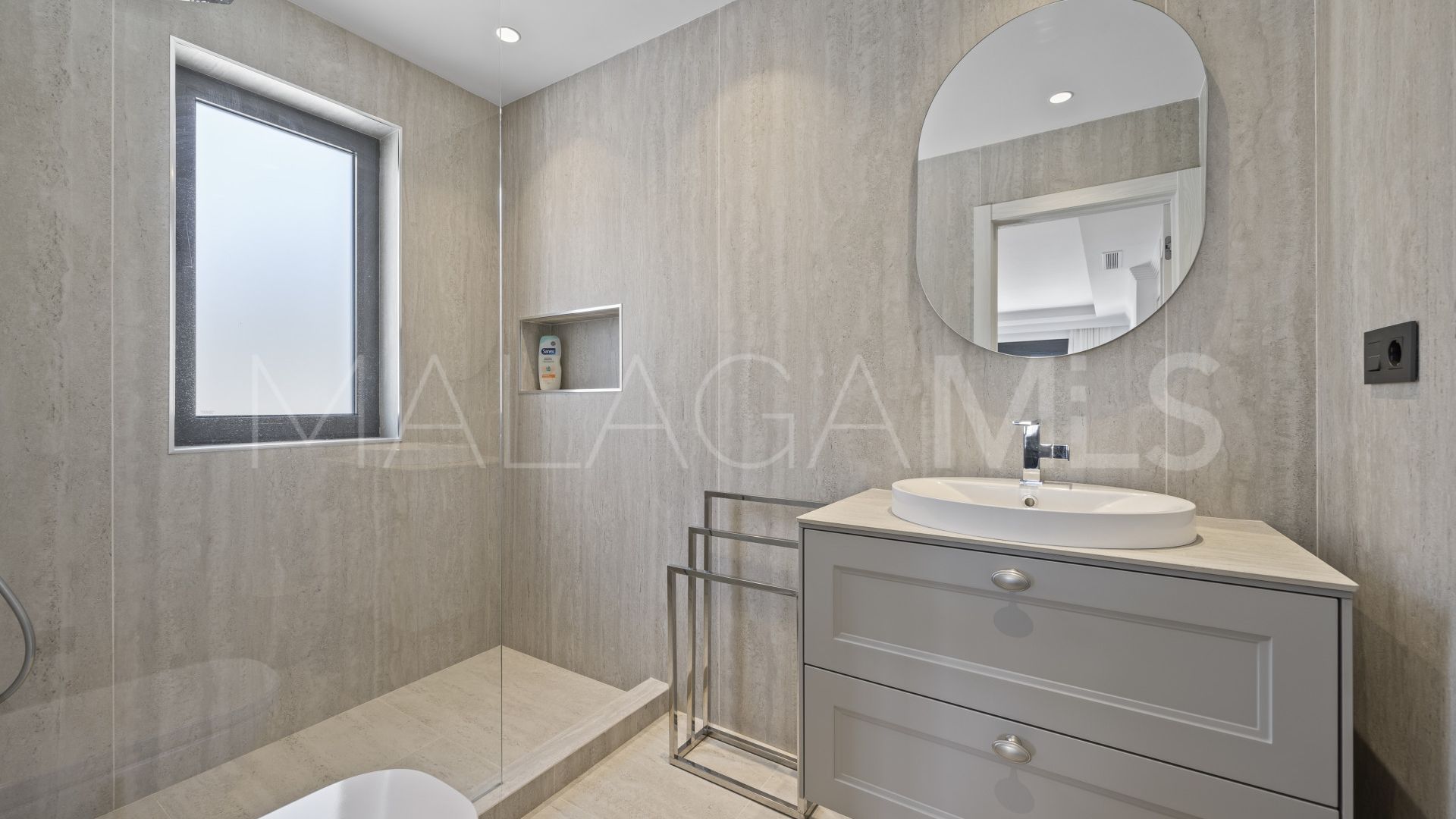 Villa for sale in Guadalmina Alta