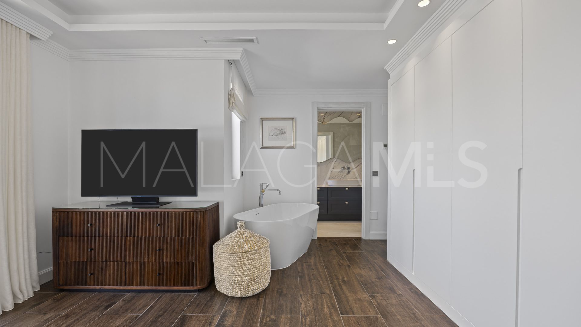 Villa for sale in Guadalmina Alta