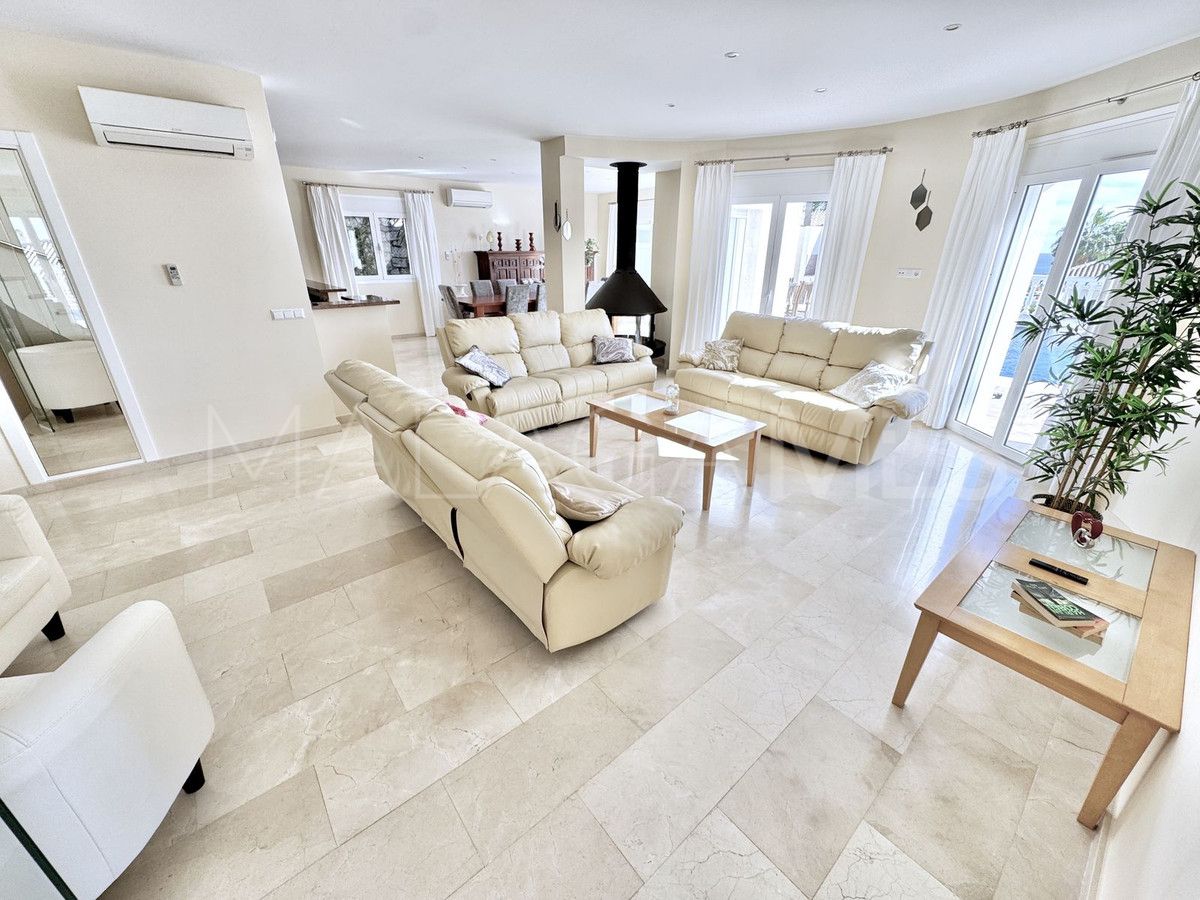 For sale Cala de Mijas 5 bedrooms villa