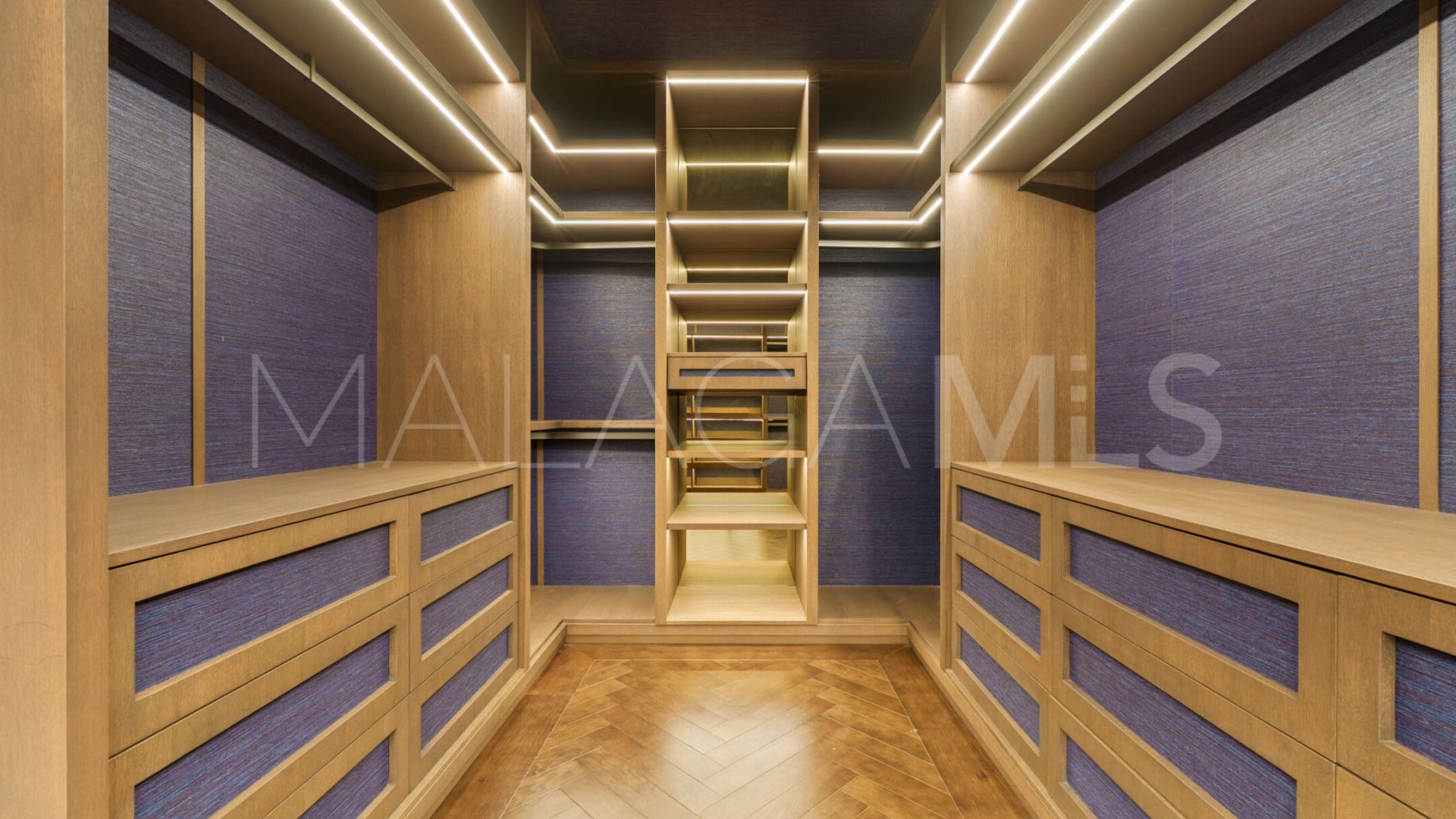 El Madroñal 5 bedrooms villa for sale