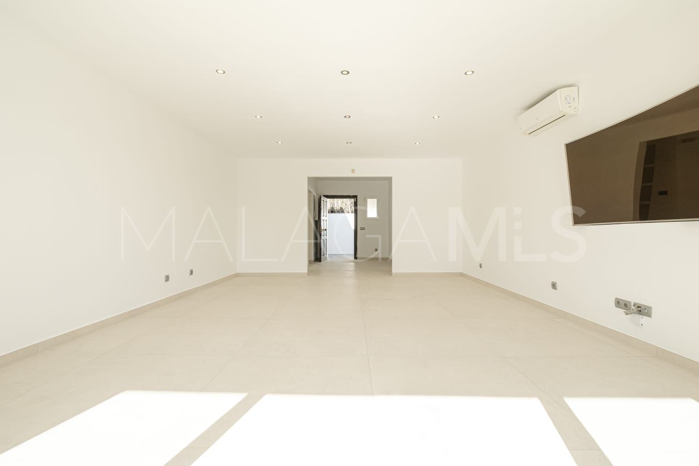 Villa for sale in Atalaya