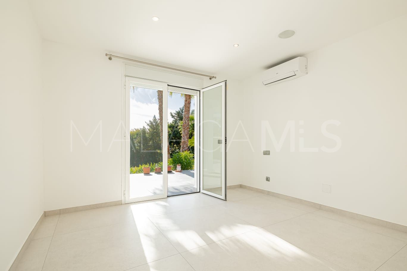 Villa for sale in Atalaya