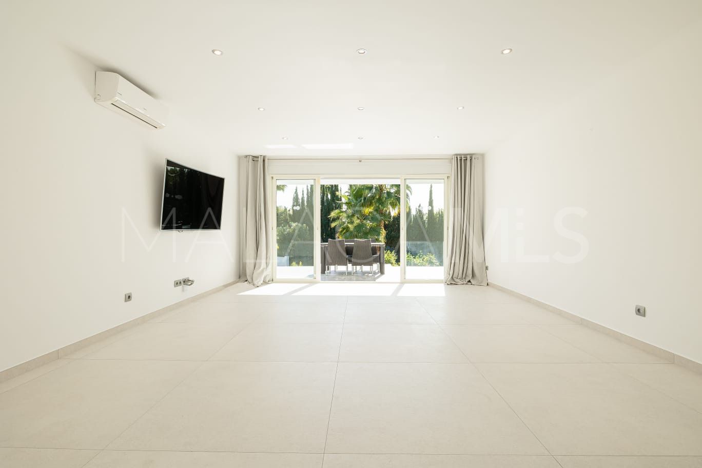 Villa for sale in Atalaya