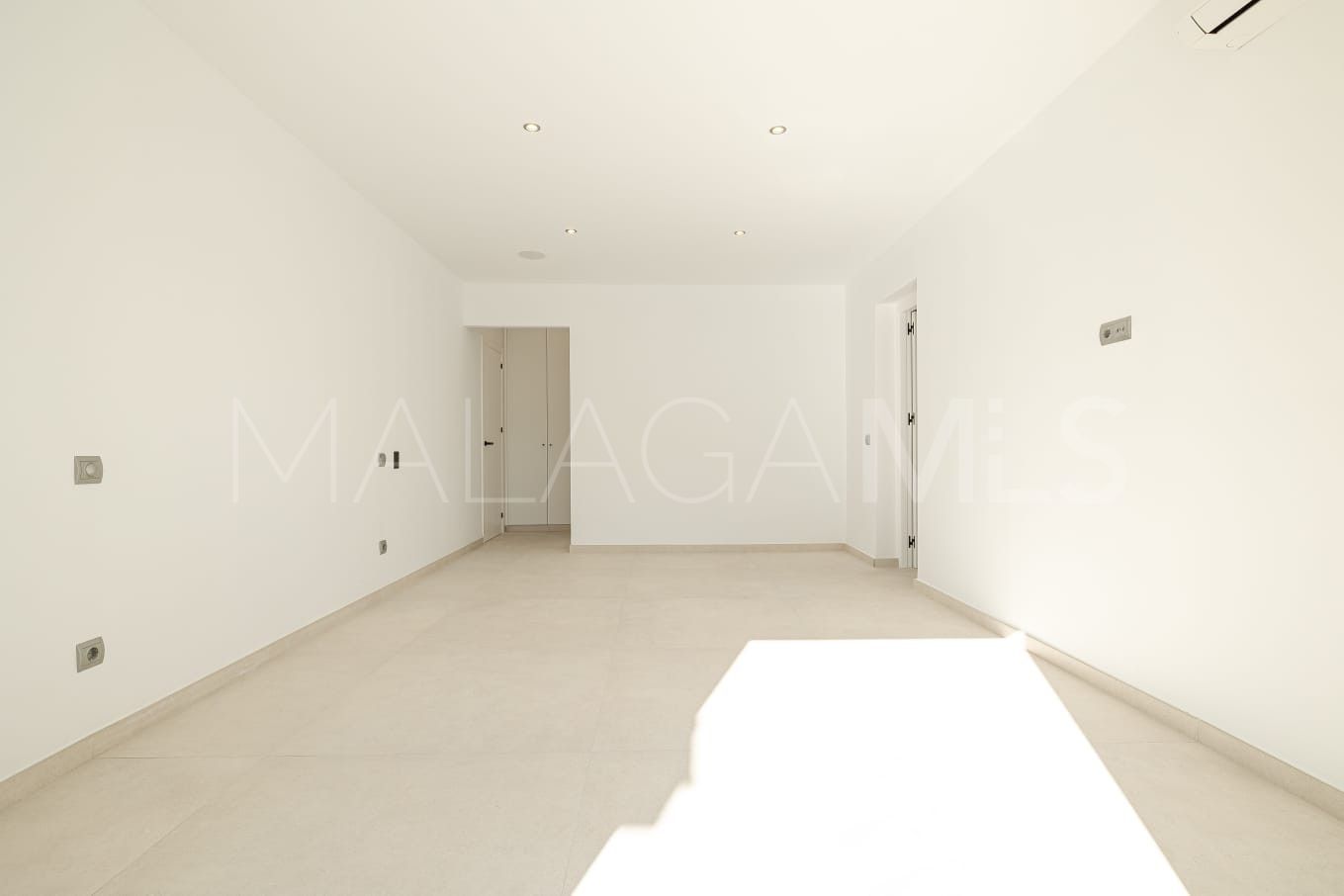 Villa for sale in Atalaya