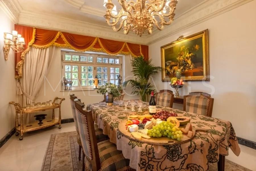 Villa for sale in Guadalpin Banus