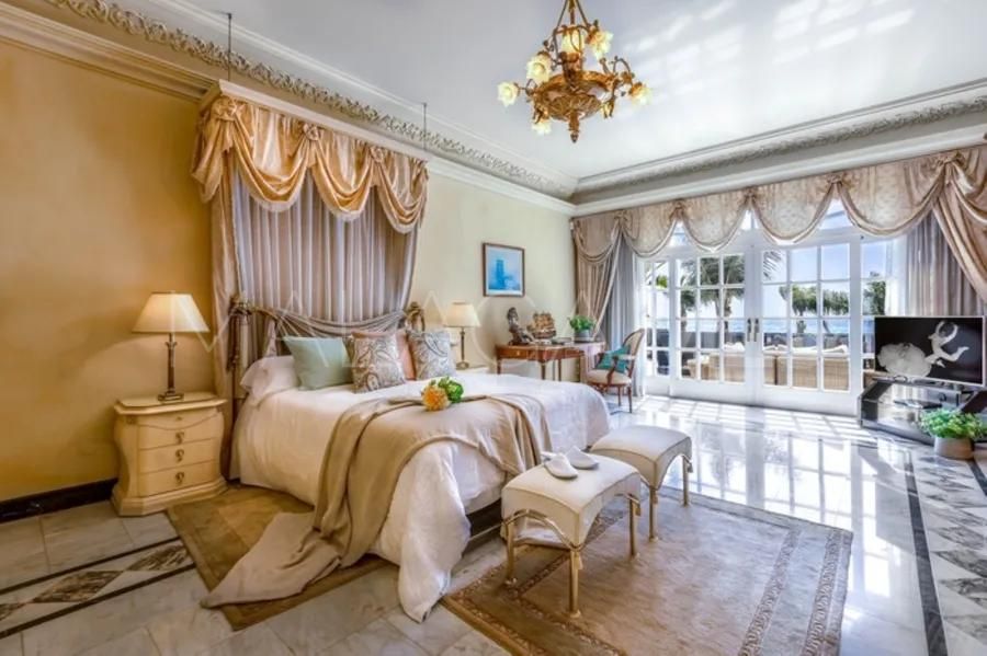 Villa for sale in Guadalpin Banus