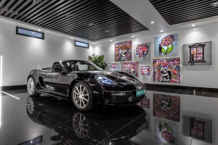 Villa for sale in Guadalpin Banus