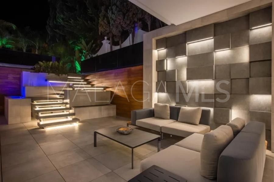 Villa for sale in Guadalpin Banus