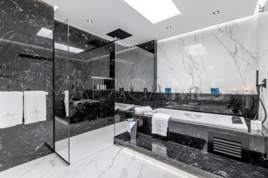 Villa for sale in Guadalpin Banus