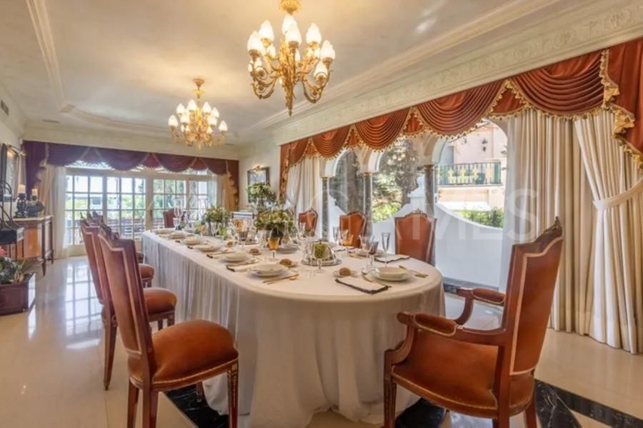 Villa for sale in Guadalpin Banus