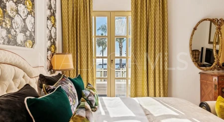 Villa for sale in Guadalpin Banus