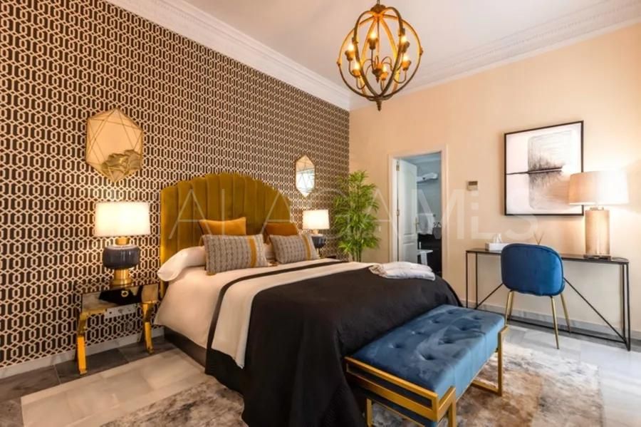 Villa for sale in Guadalpin Banus