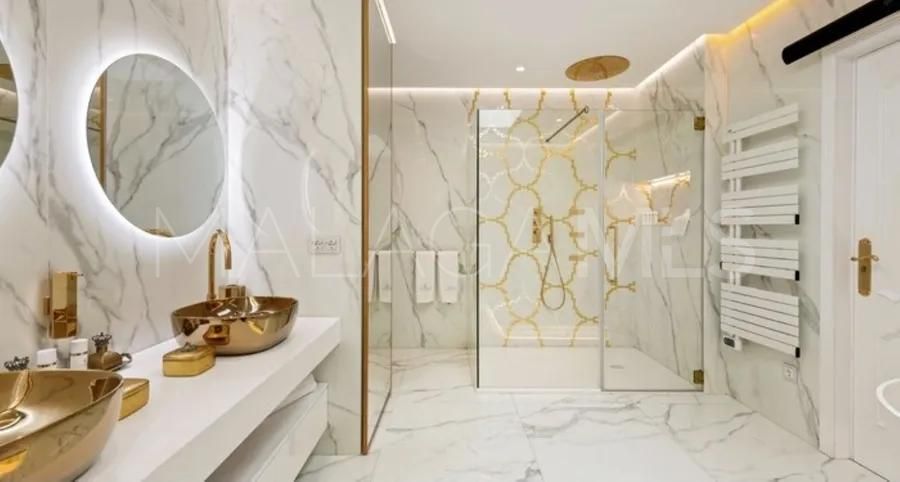 Villa for sale in Guadalpin Banus