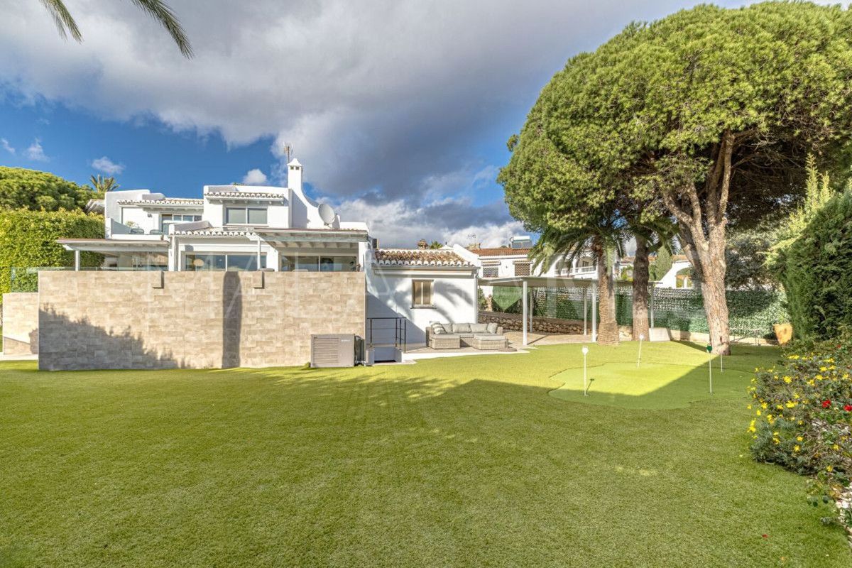 Villa for sale de 5 bedrooms in Las Chapas