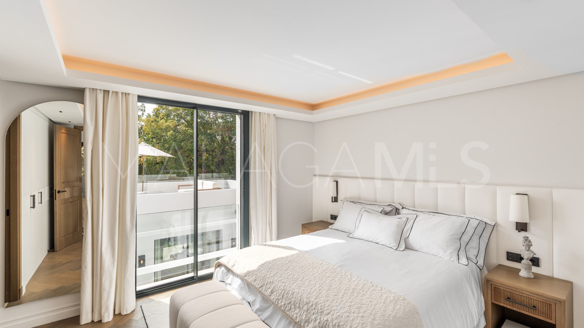 Villa for sale in Las Brisas