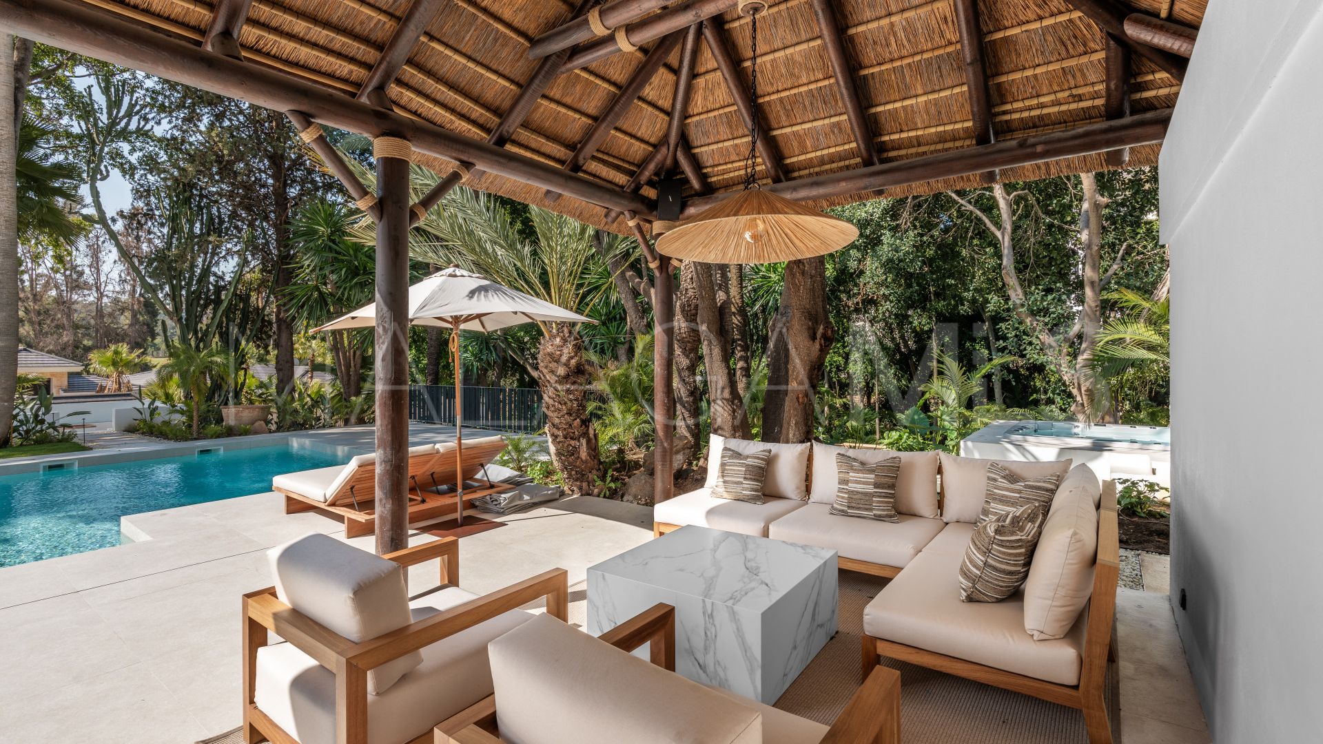 Villa for sale in Las Brisas