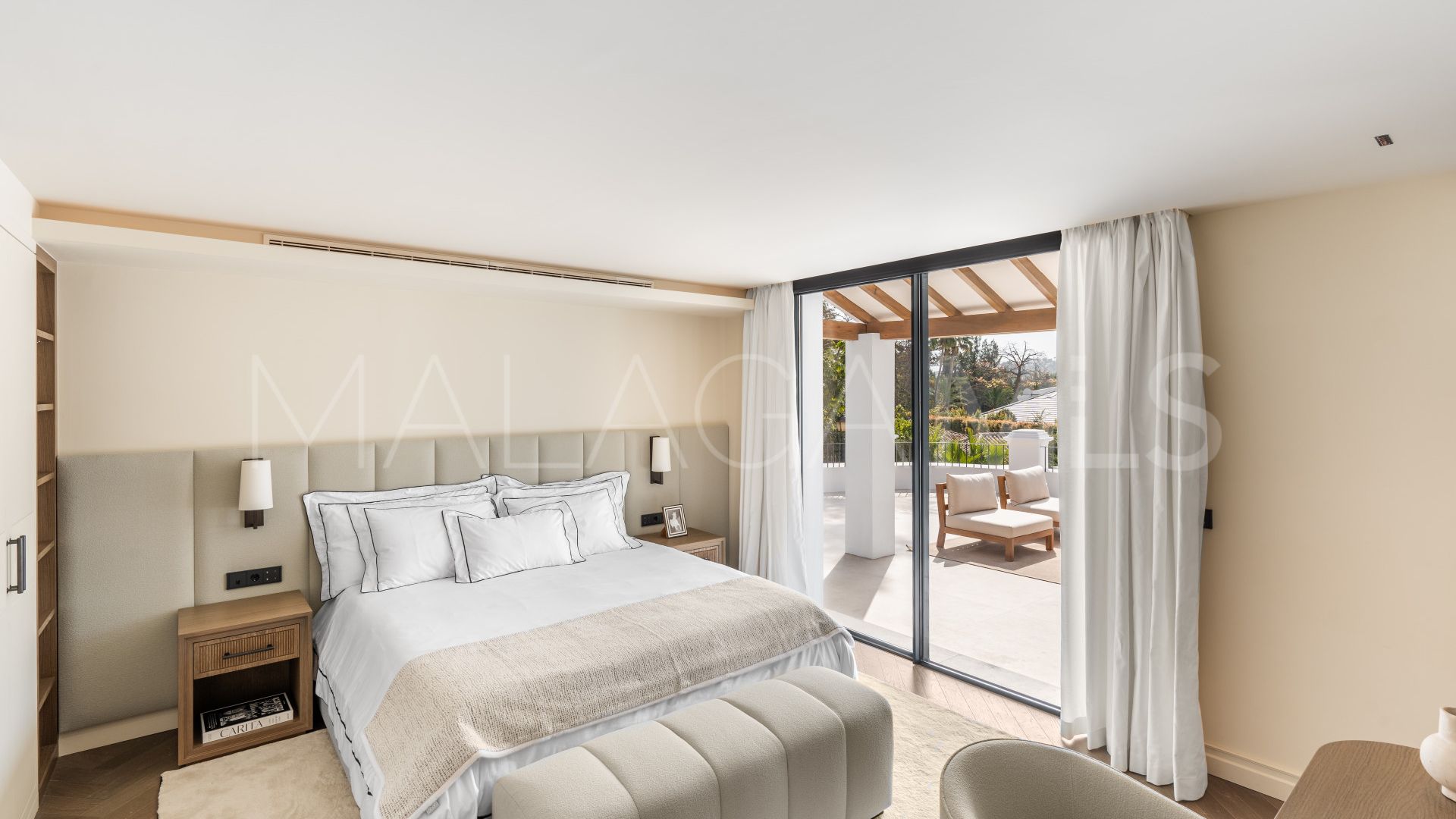 Villa for sale in Las Brisas