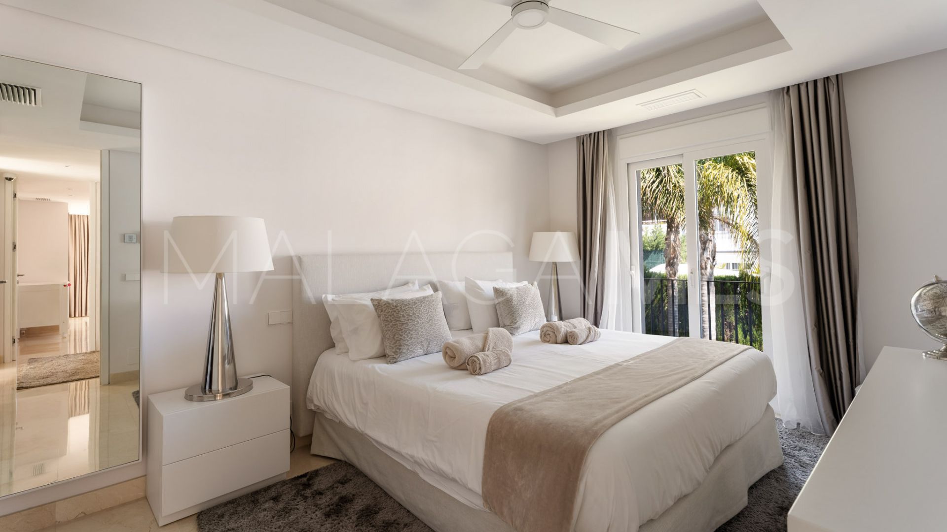 Villa for sale in Nueva Andalucia