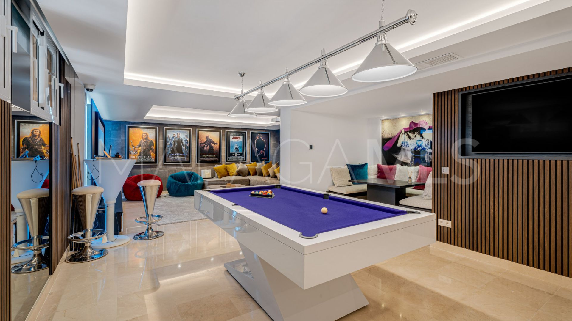 Villa for sale in Nueva Andalucia