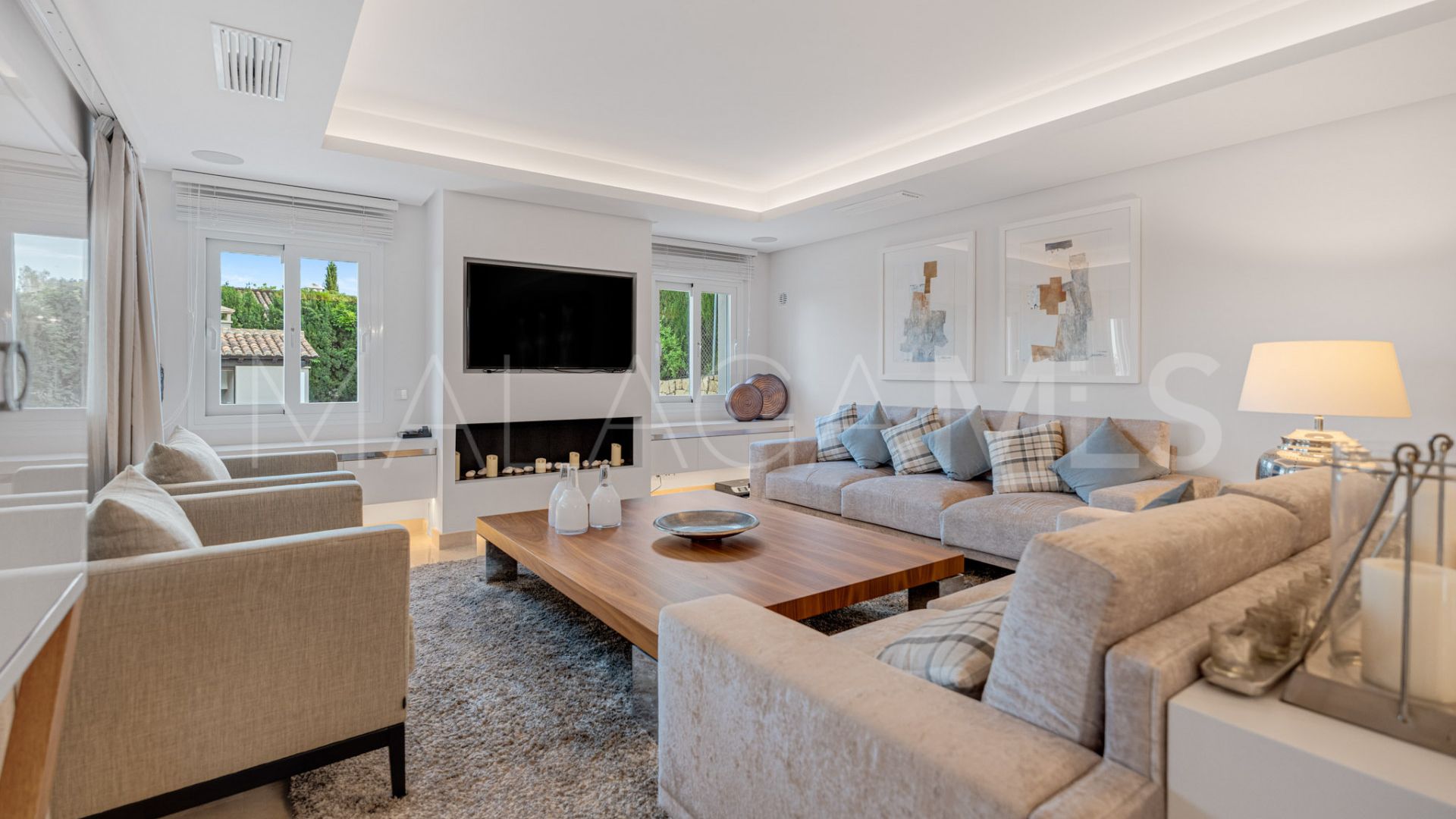 Villa for sale in Nueva Andalucia