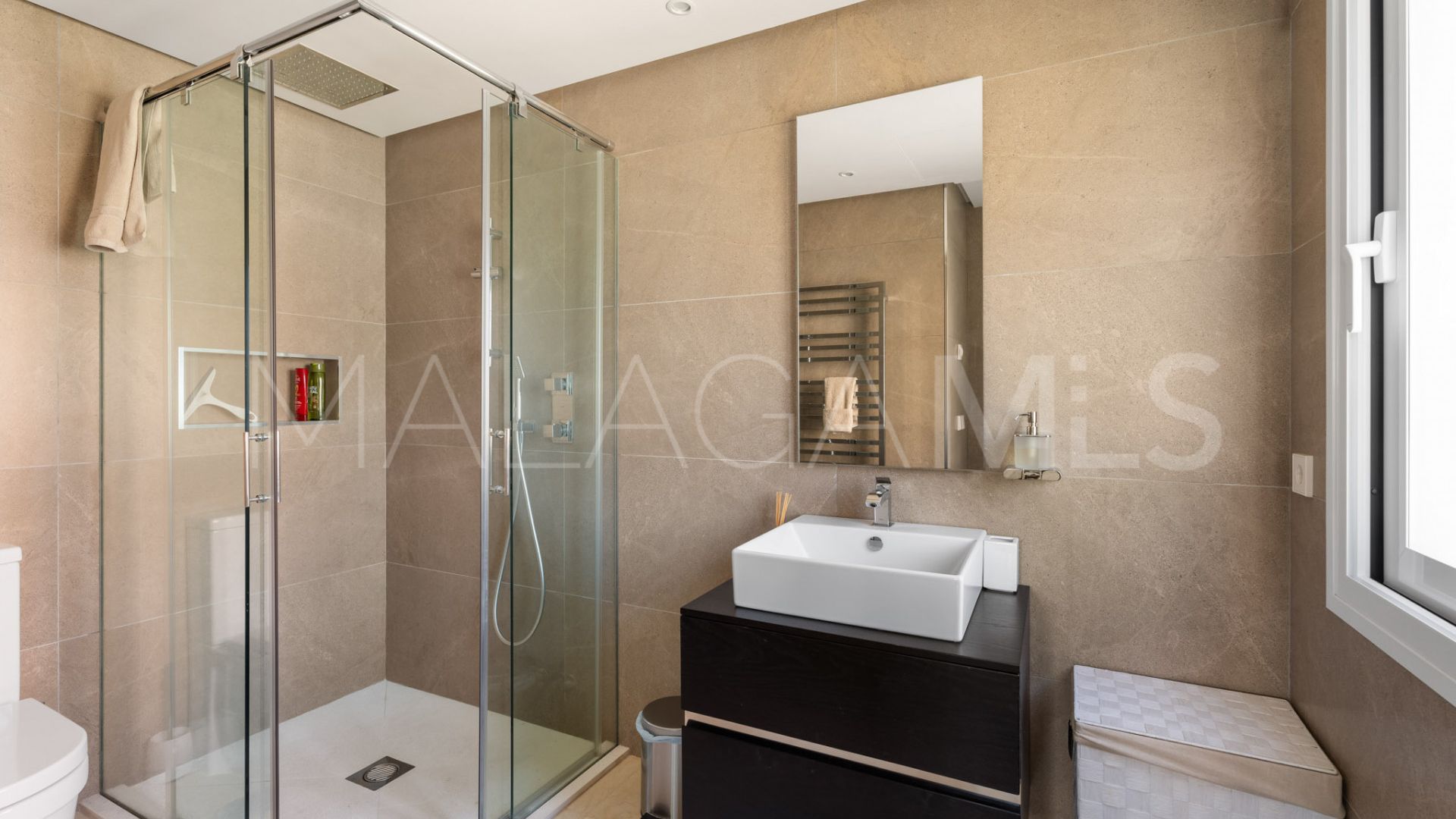 Villa for sale in Nueva Andalucia