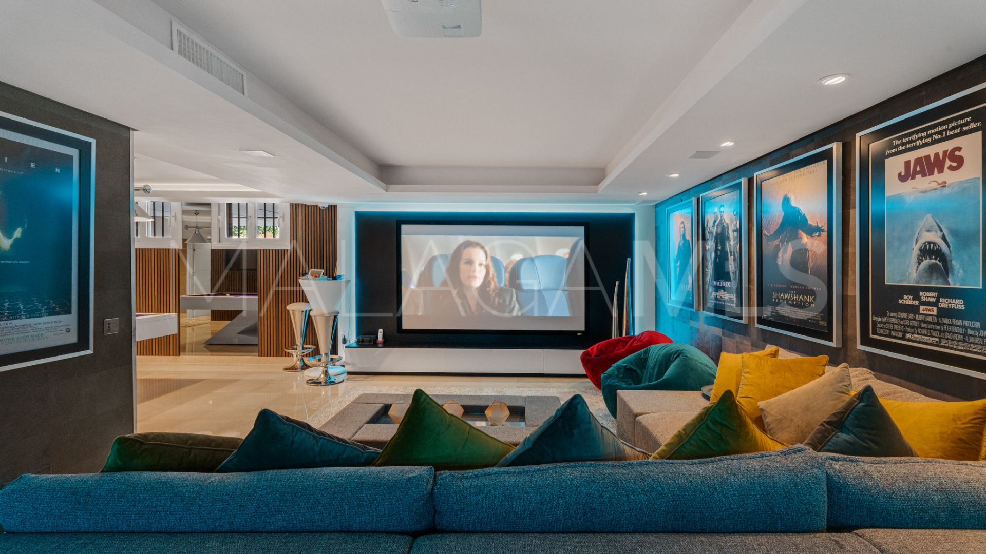 Villa for sale in Nueva Andalucia