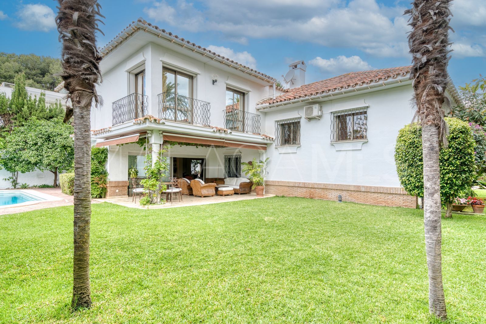 Villa for sale in Los Monteros Playa
