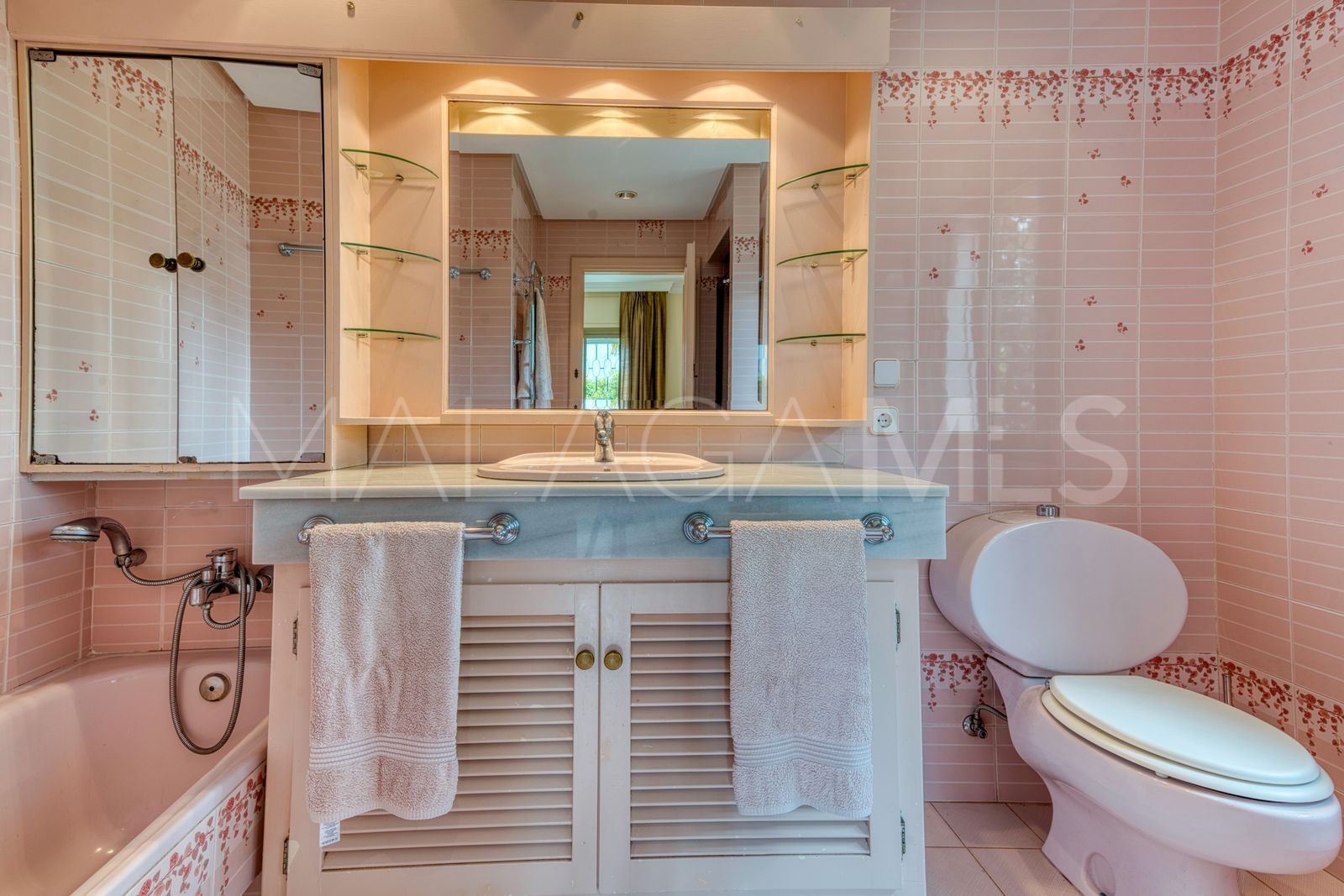 Villa for sale in Los Monteros Playa