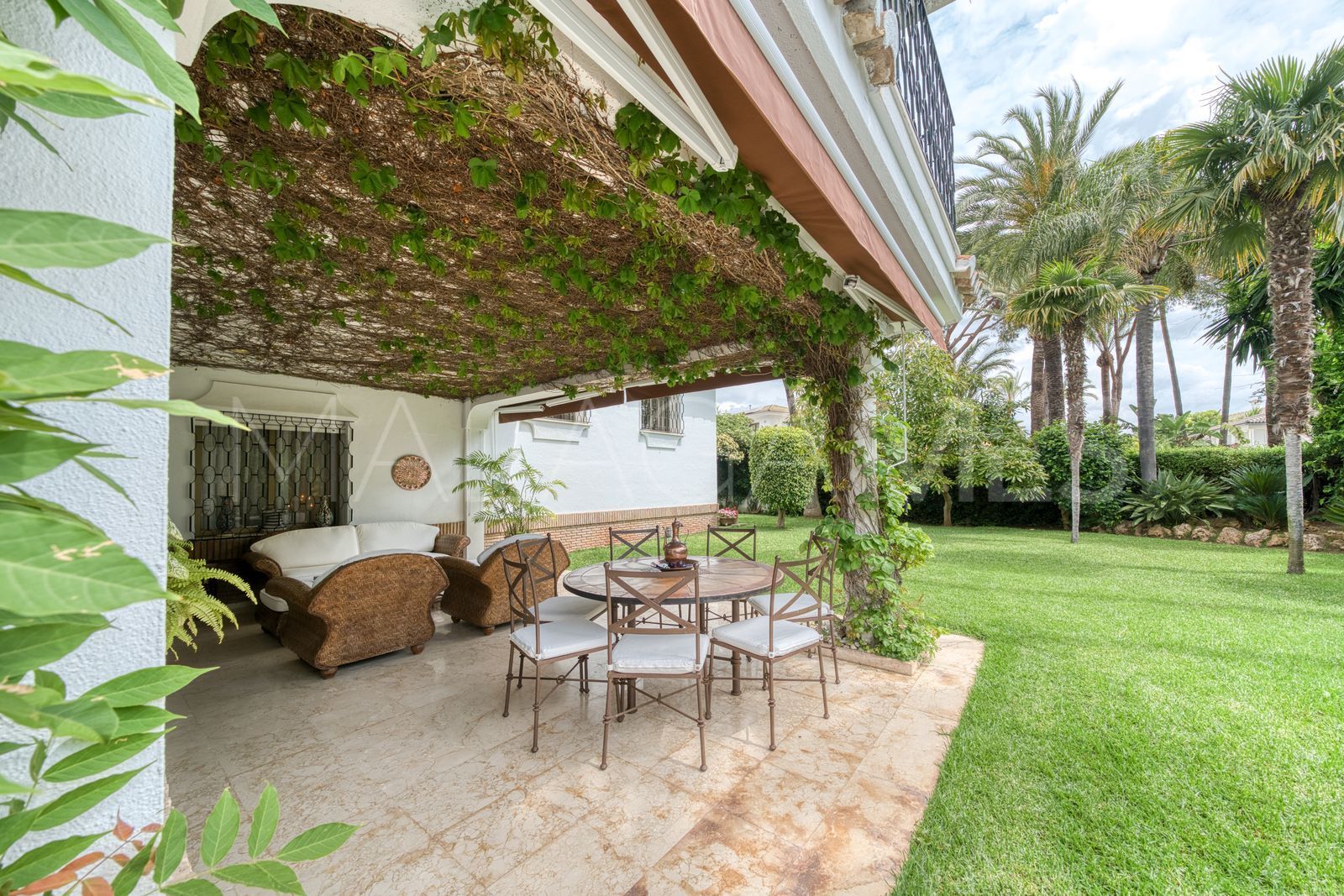 Villa for sale in Los Monteros Playa