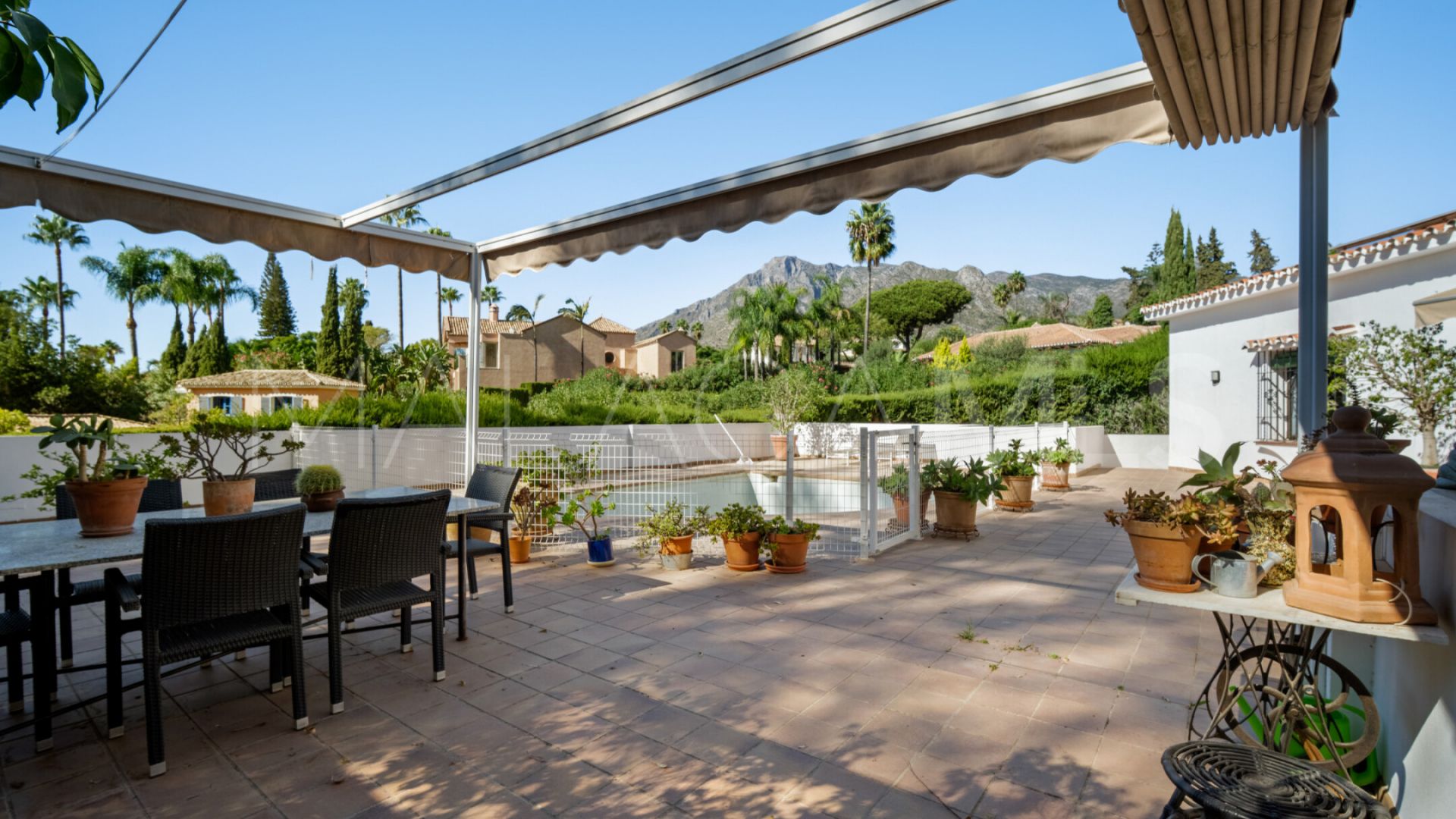 For sale 4 bedrooms villa in La Merced