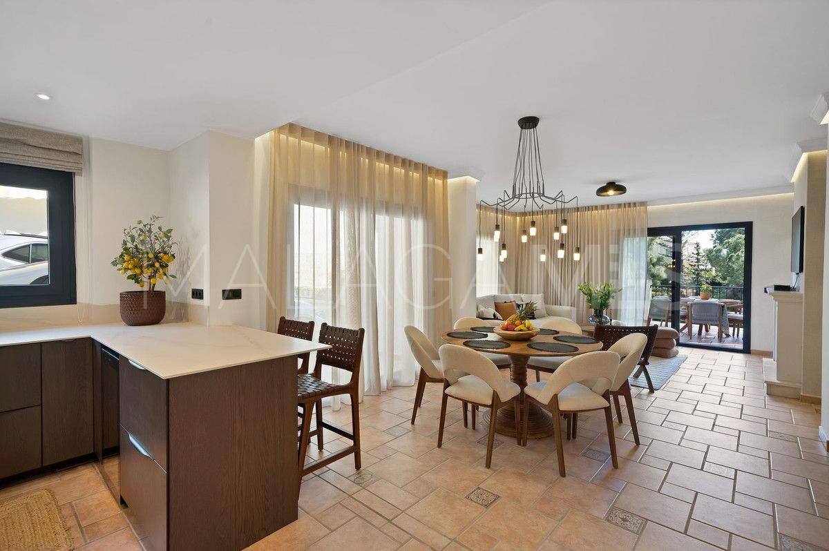 Villa de 3 bedrooms a la venta in Calahonda