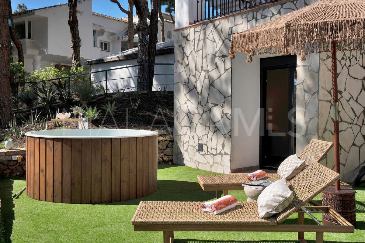 Villa de 3 bedrooms a la venta in Calahonda