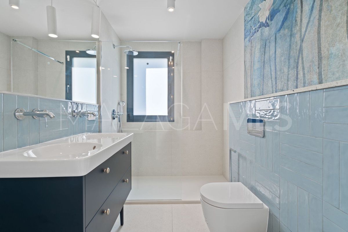 Villa for sale in Elviria