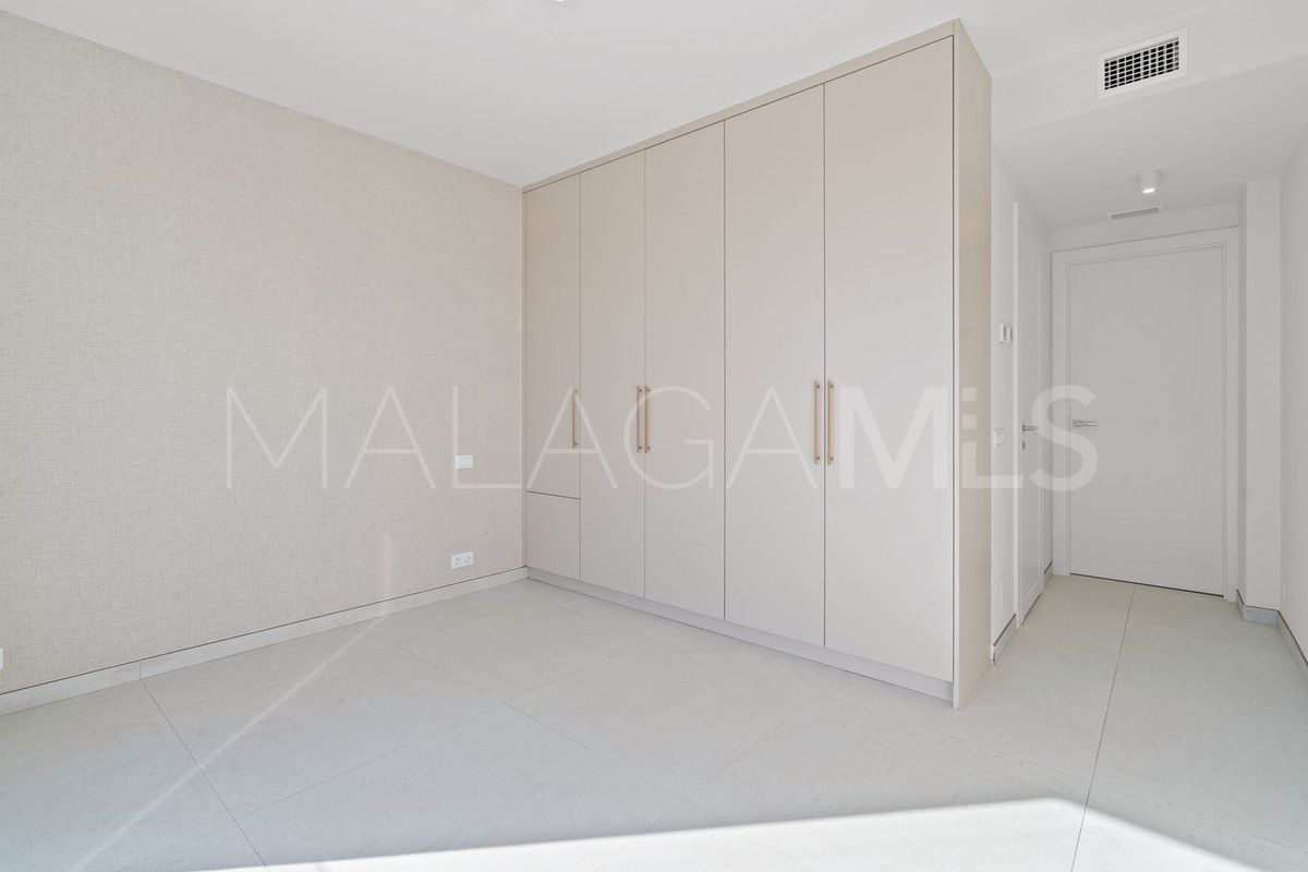 Villa for sale in Elviria