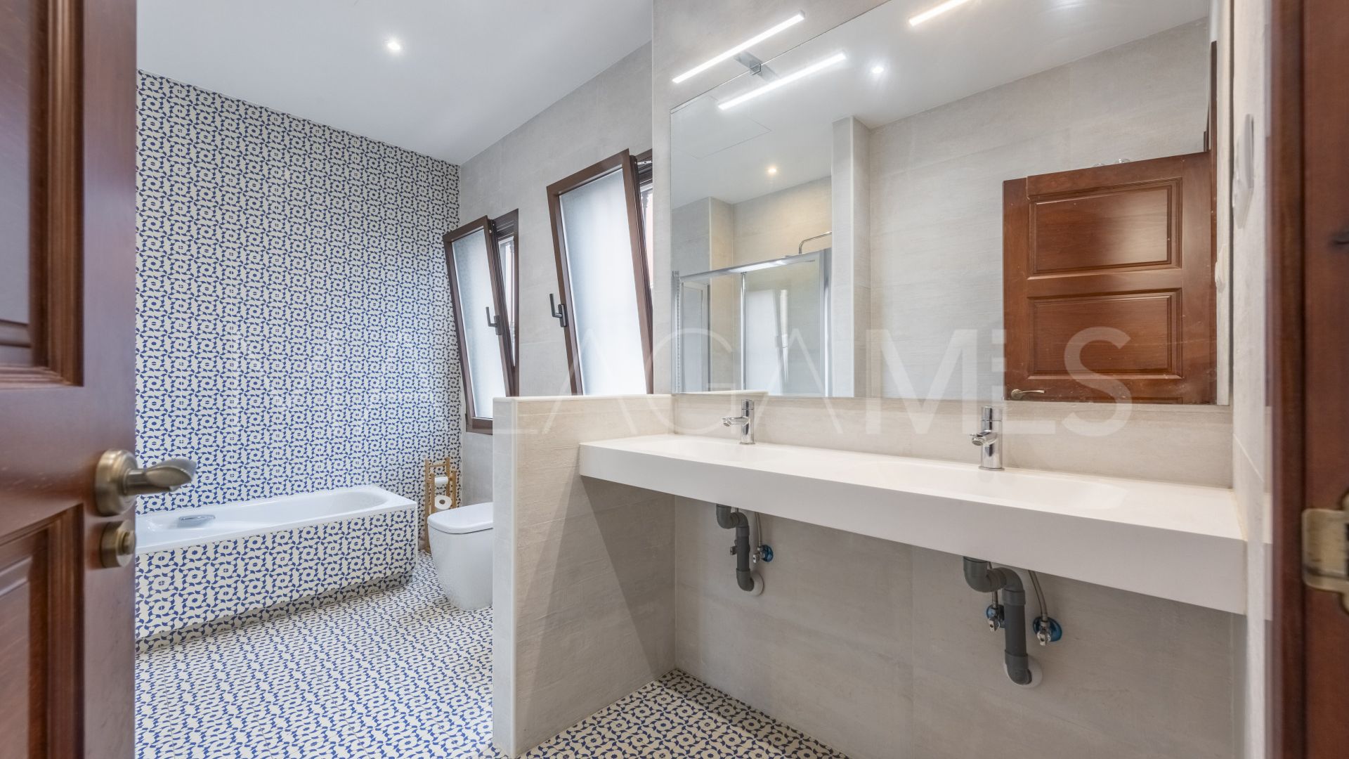 Villa for sale in Linda Vista Baja