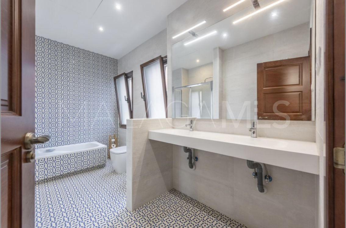 Villa for sale in Linda Vista Baja