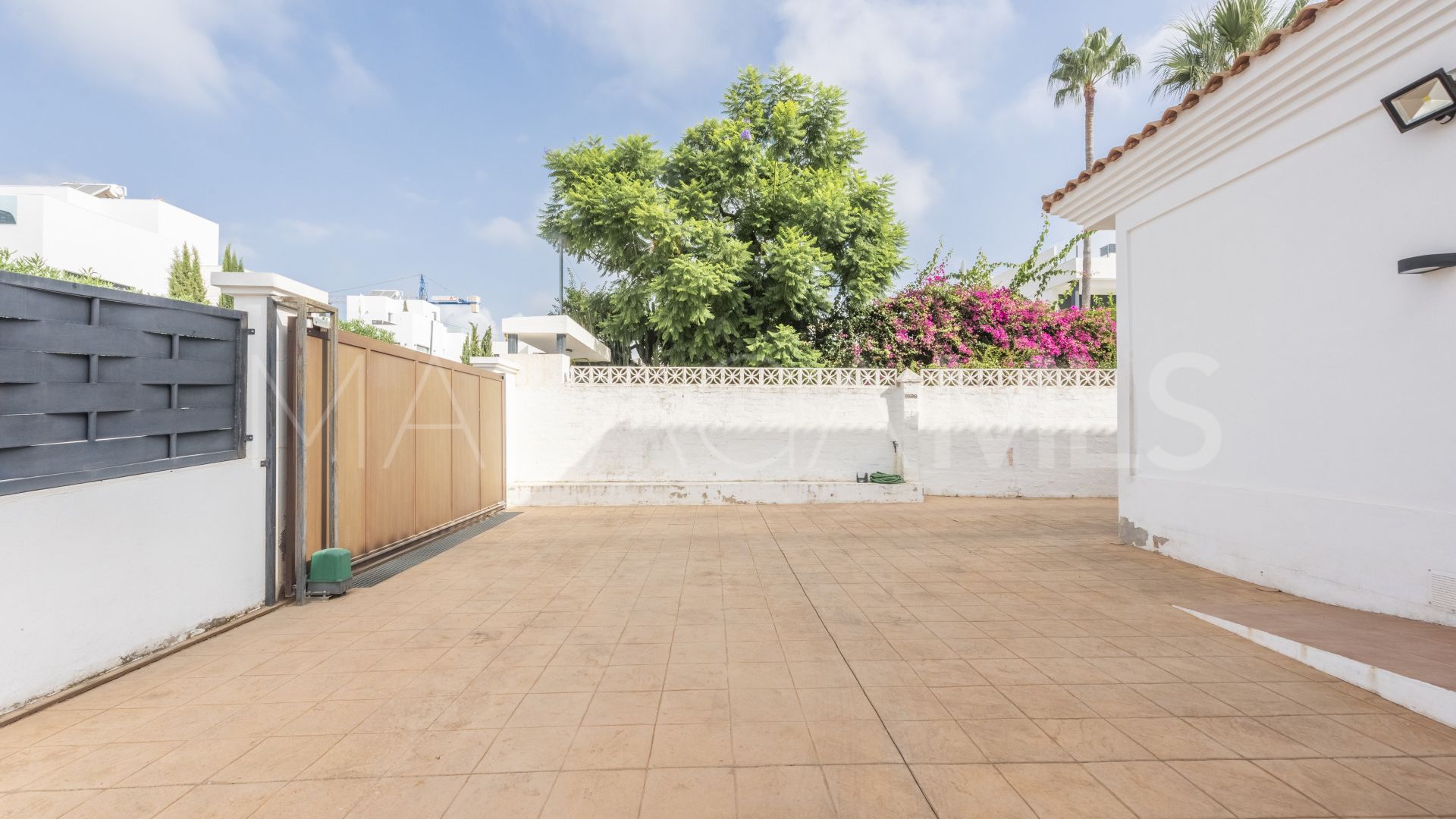 Villa for sale in Linda Vista Baja