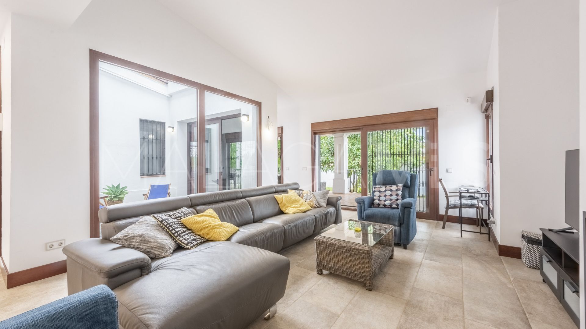 Villa for sale in Linda Vista Baja